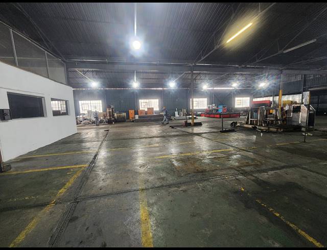 1,108M² WAREHOUSE TO LET IN WADEVILLE